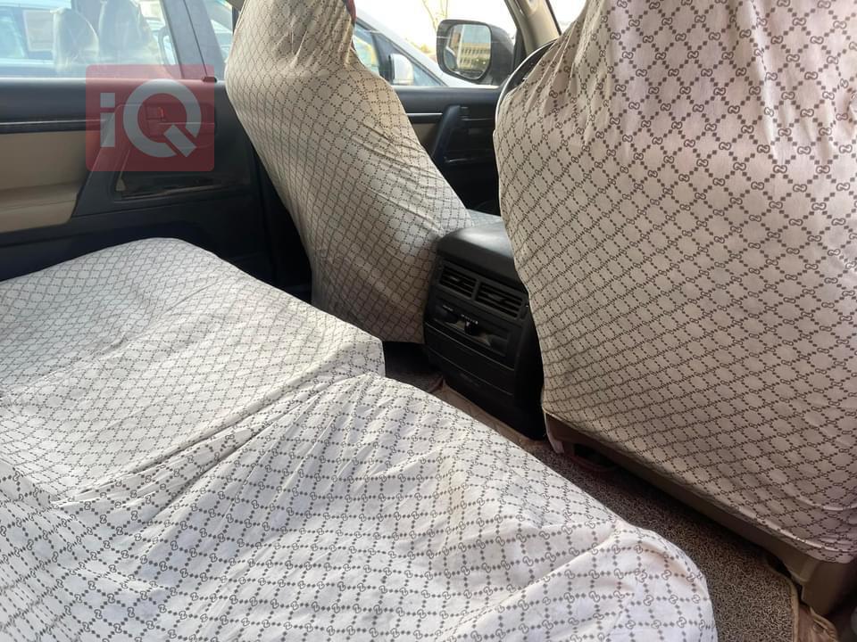 تۆیۆتا لاند کروزەر